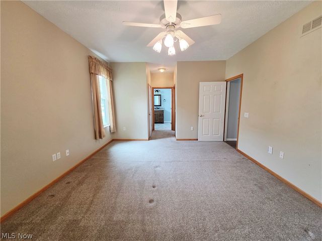 1901 Pembrooke Lane, Avon, OH 44011