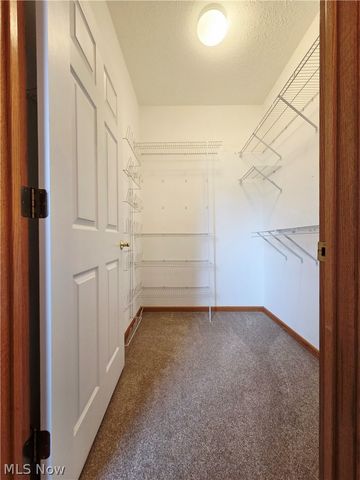1901 Pembrooke Lane, Avon, OH 44011