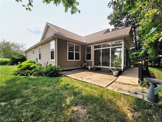 1901 Pembrooke Lane, Avon, OH 44011