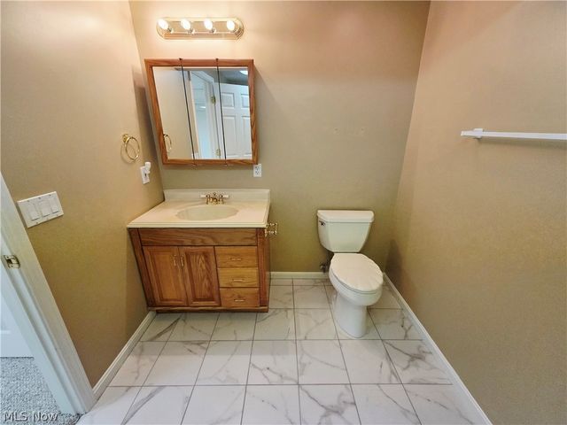 1901 Pembrooke Lane, Avon, OH 44011