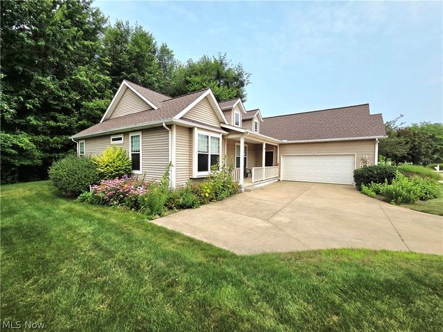 1901 Pembrooke Lane, Avon, OH 44011