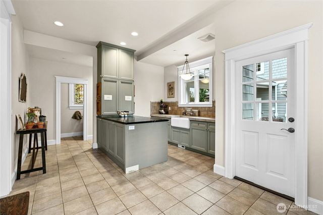 4141 244th Avenue NE, Redmond, WA 98053