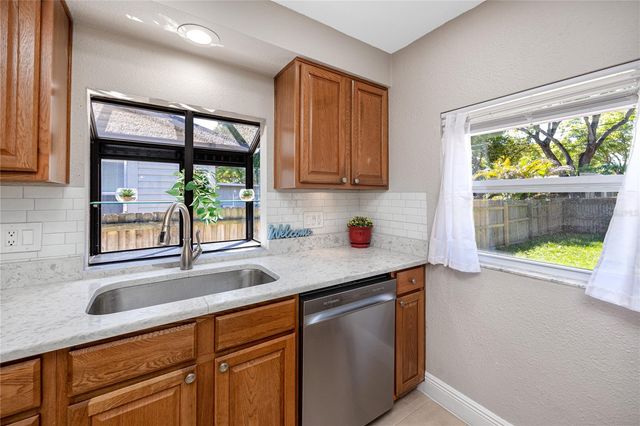 3626 QUEEN STREET N, St Petersburg, FL 33713