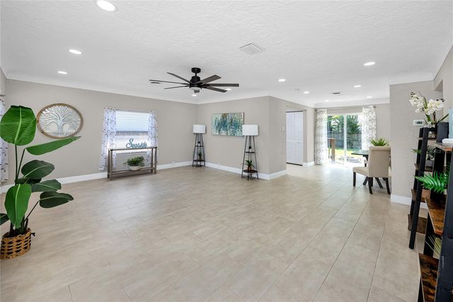 3626 QUEEN STREET N, St Petersburg, FL 33713