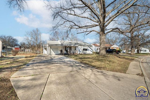 1014 SE 30th St, Topeka, KS 66605