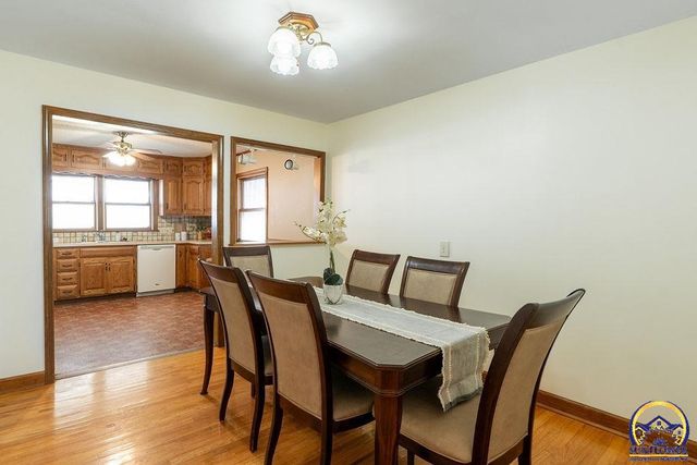 1014 SE 30th St, Topeka, KS 66605