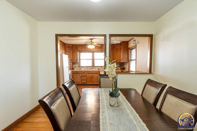 1014 SE 30th St, Topeka, KS 66605