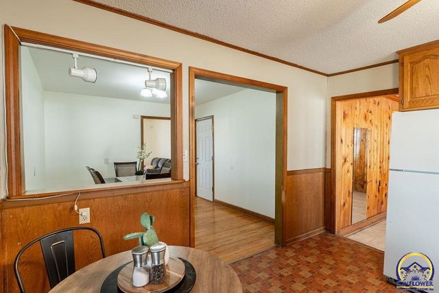 1014 SE 30th St, Topeka, KS 66605