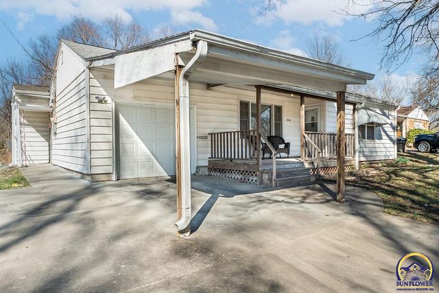 1014 SE 30th St, Topeka, KS 66605