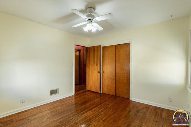 1014 SE 30th St, Topeka, KS 66605