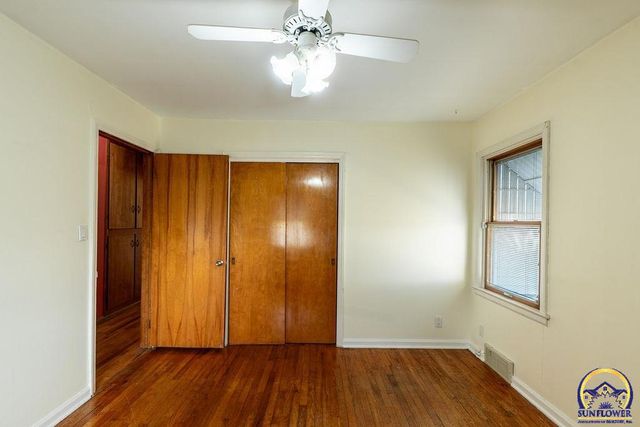 1014 SE 30th St, Topeka, KS 66605