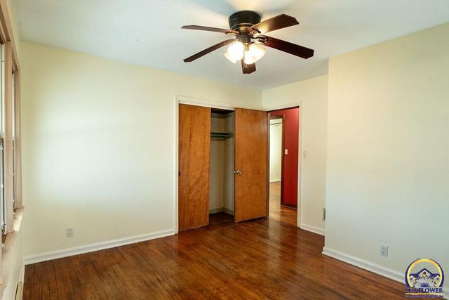 1014 SE 30th St, Topeka, KS 66605