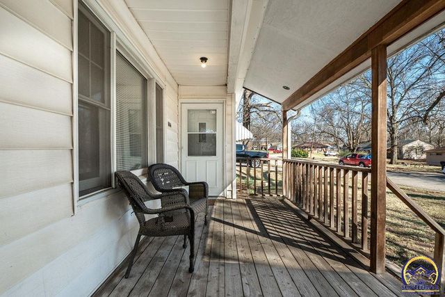 1014 SE 30th St, Topeka, KS 66605