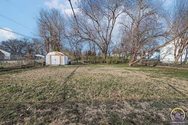 1014 SE 30th St, Topeka, KS 66605