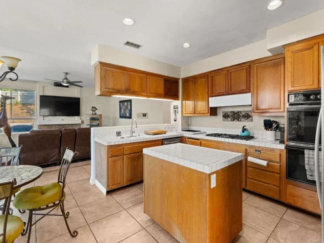 980 Cookie Lane, Fallbrook, CA 92028