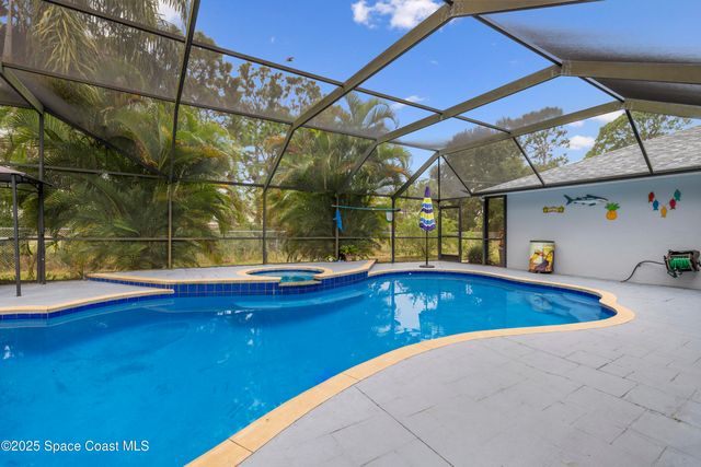 456 Narragansett Street NE, Palm Bay, FL 32907