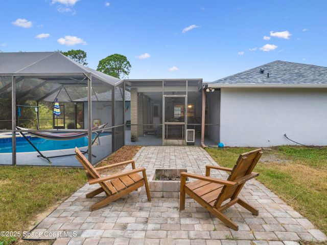 456 Narragansett Street NE, Palm Bay, FL 32907