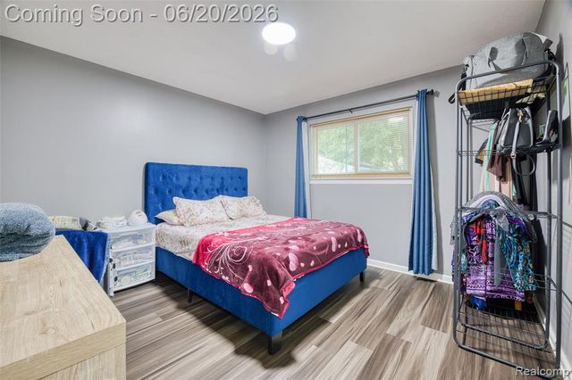 6631 Burnham Drive, Canton, MI 48187