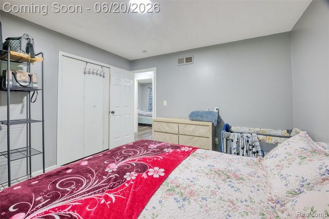 6631 Burnham Drive, Canton, MI 48187