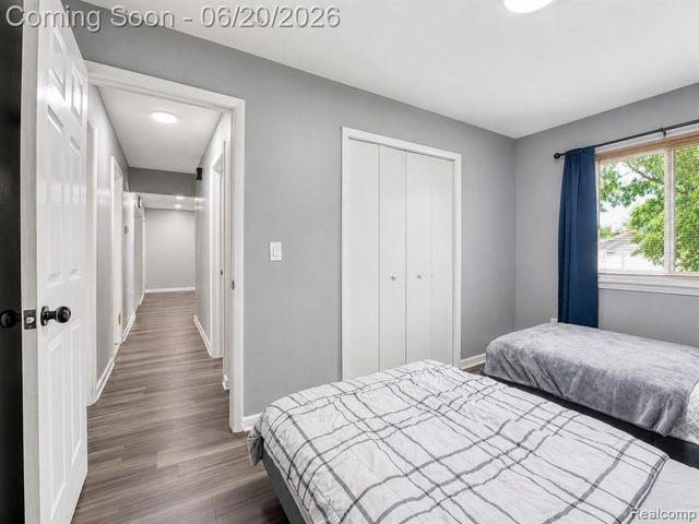 6631 Burnham Drive, Canton, MI 48187