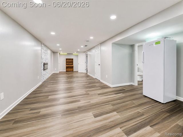 6631 Burnham Drive, Canton, MI 48187