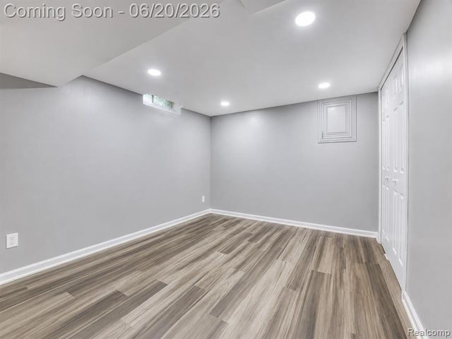 6631 Burnham Drive, Canton, MI 48187