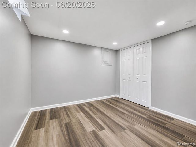 6631 Burnham Drive, Canton, MI 48187