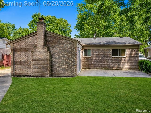 6631 Burnham Drive, Canton, MI 48187