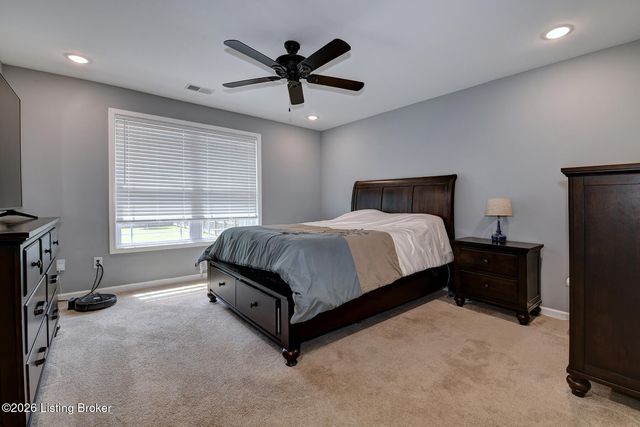 9004 Manslick Cmns Dr, Louisville, KY 40219