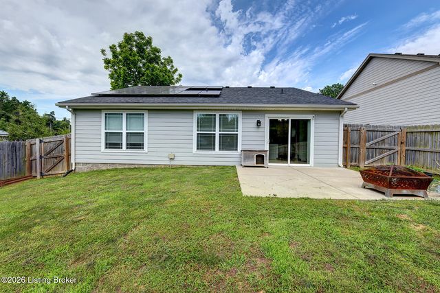 9004 Manslick Cmns Dr, Louisville, KY 40219