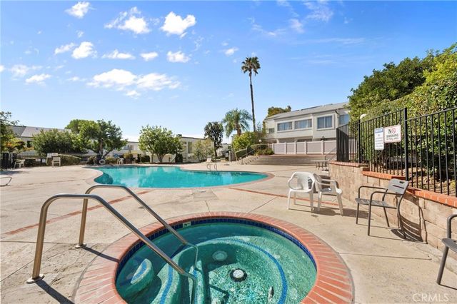 18515 Mayall Street J, Northridge, CA 91324