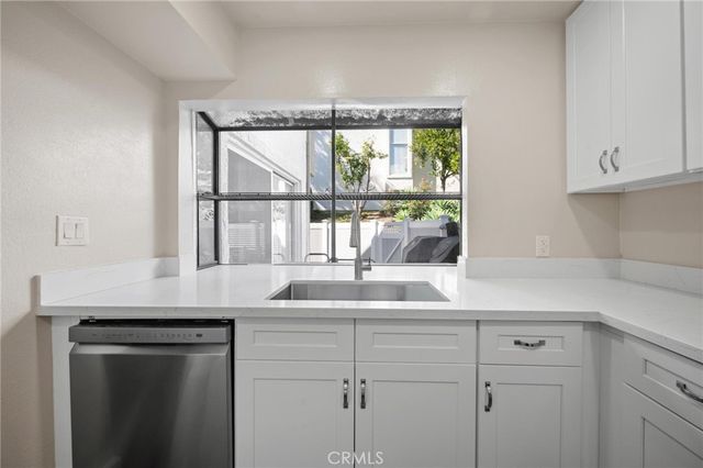 18515 Mayall Street J, Northridge, CA 91324