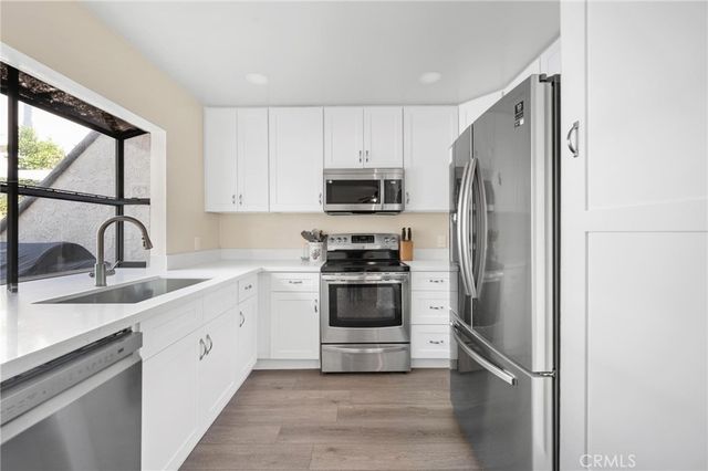 18515 Mayall Street J, Northridge, CA 91324