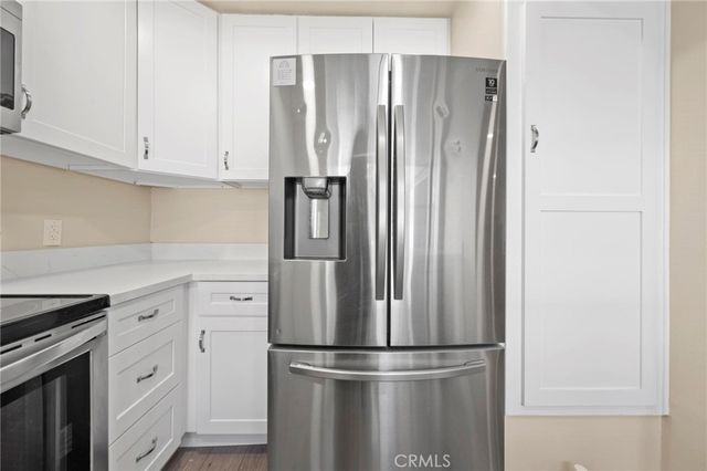 18515 Mayall Street J, Northridge, CA 91324