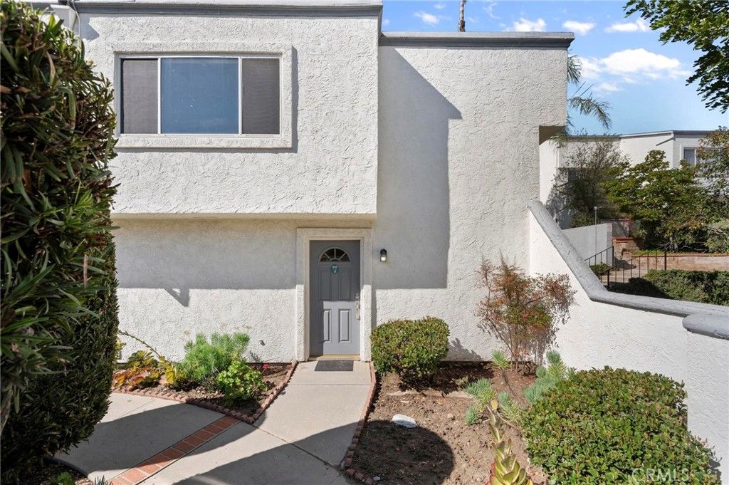 18515 Mayall Street J, Northridge, CA 91324