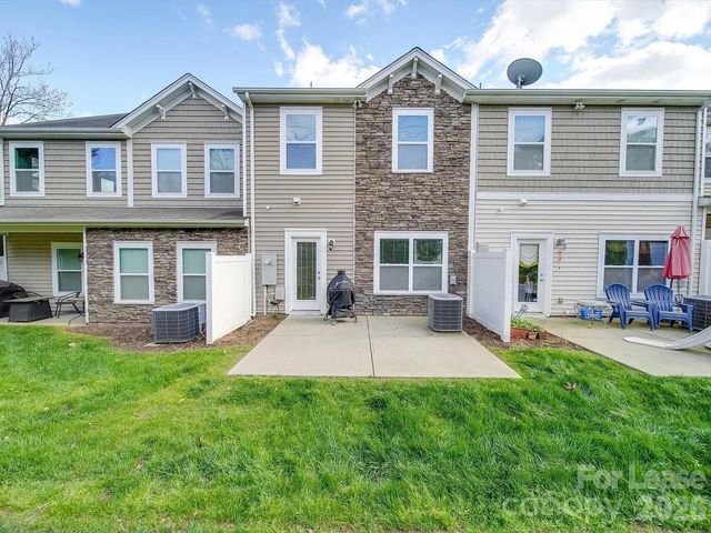 5657 Tipperlinn Way, Charlotte, NC 28278