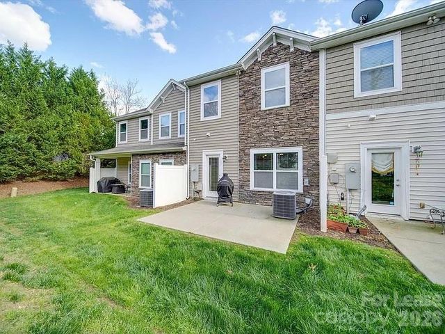5657 Tipperlinn Way, Charlotte, NC 28278