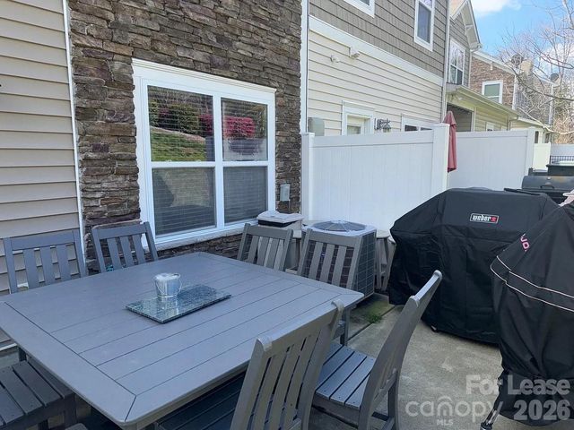 5657 Tipperlinn Way, Charlotte, NC 28278