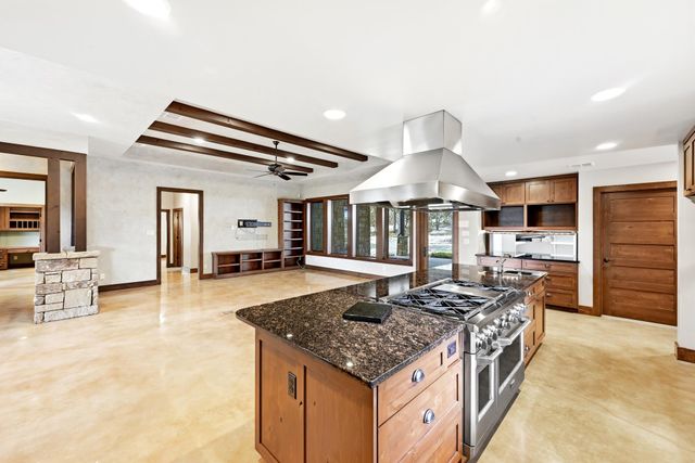158 Condor DR, San Marcos, TX 78666