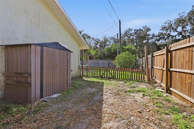 102 LAKE CHARLES ROAD, Deland, FL 32724