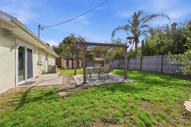 102 LAKE CHARLES ROAD, Deland, FL 32724