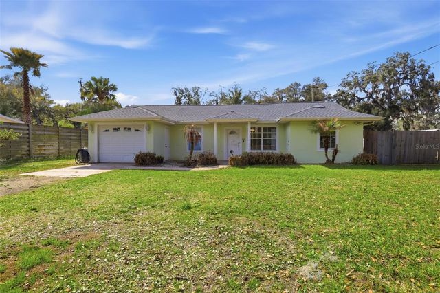 102 LAKE CHARLES ROAD, Deland, FL 32724