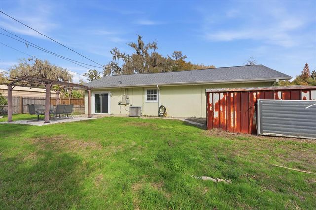 102 LAKE CHARLES ROAD, Deland, FL 32724