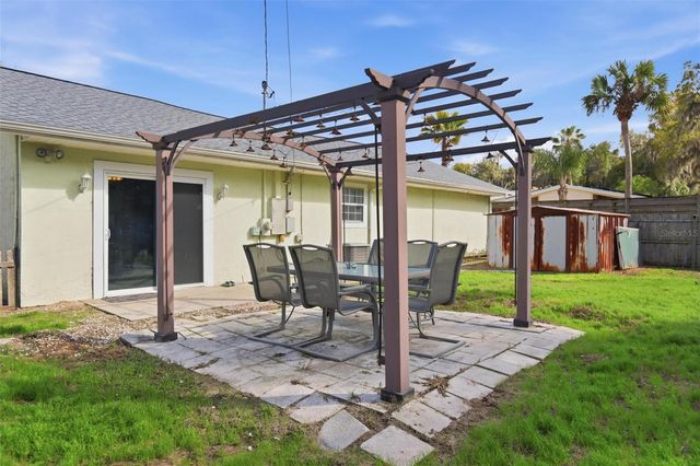 102 LAKE CHARLES ROAD, Deland, FL 32724