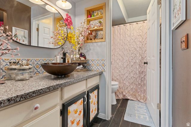 989 E SANDCREST DR, Sandy, UT 84094