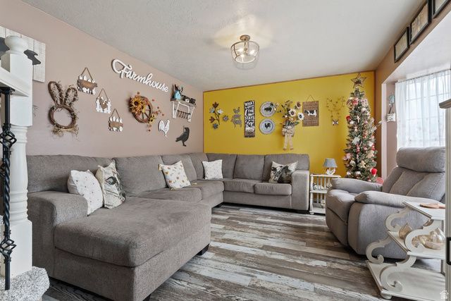 989 E SANDCREST DR, Sandy, UT 84094