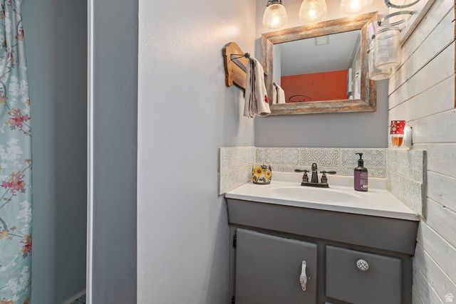 989 E SANDCREST DR, Sandy, UT 84094