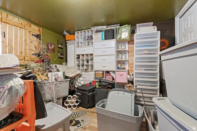 989 E SANDCREST DR, Sandy, UT 84094