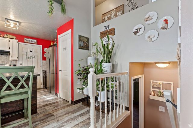 989 E SANDCREST DR, Sandy, UT 84094