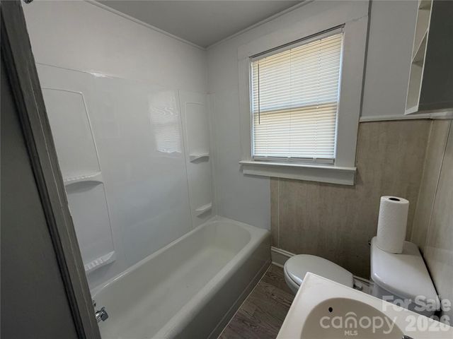 142 26th Street SW, Hickory, NC 28602